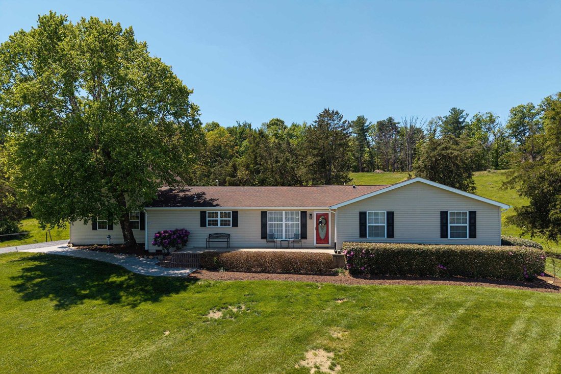 House in Bridgewater, Virginia, United States 1 - 17843637