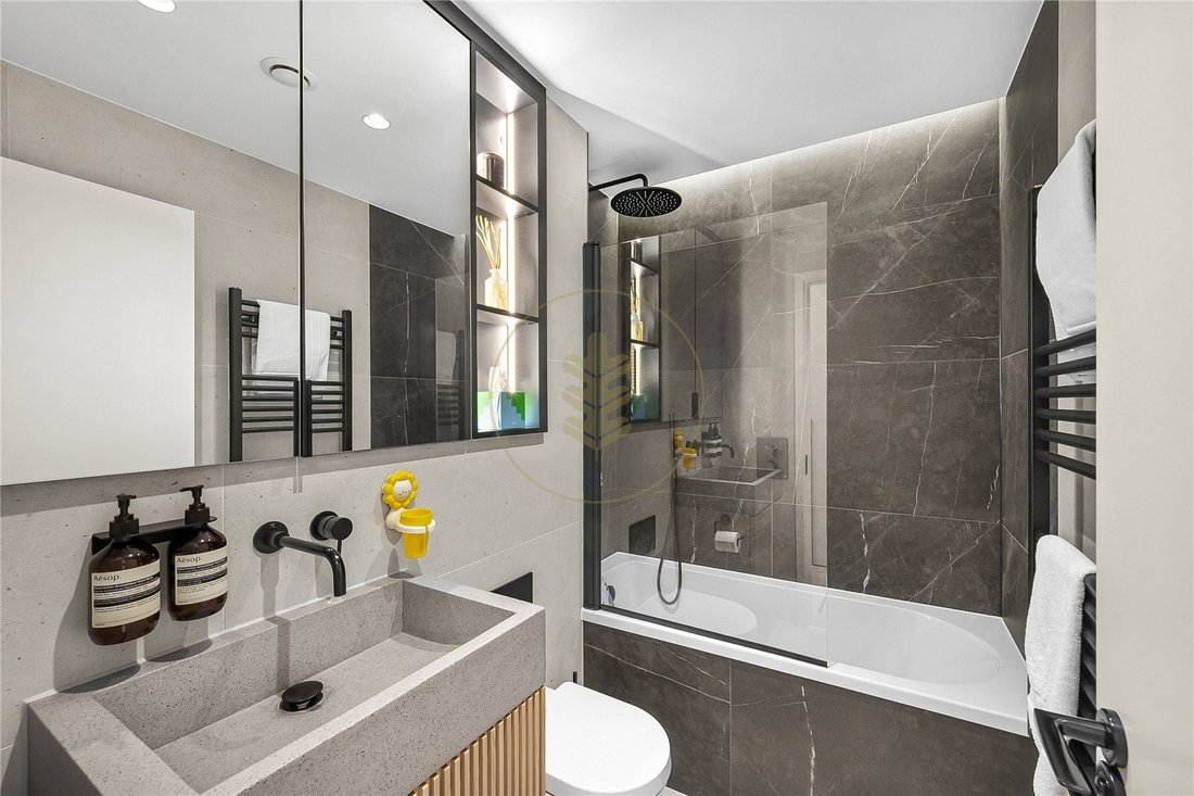 Apartment in Brondesbury Park, Brent, England 4 - 17845856