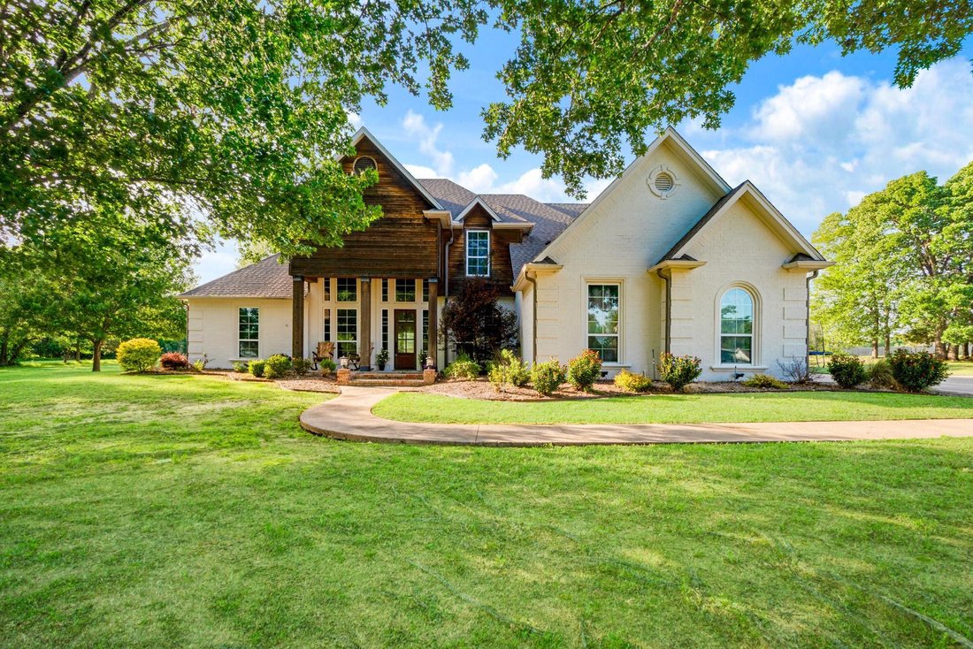 House in Paris, Texas, United States 1 - 17837441