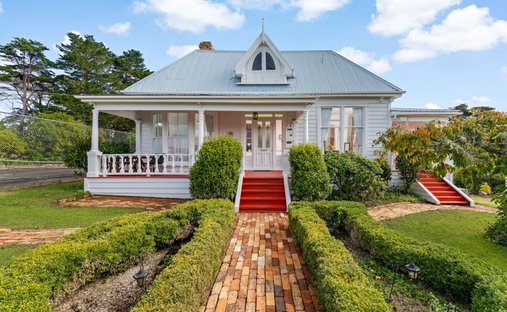House in Taupaki, Auckland, New Zealand 1