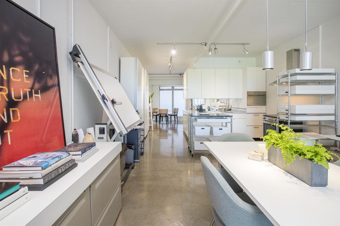 Condo in Vancouver, British Columbia, Canada 4 - 17847680