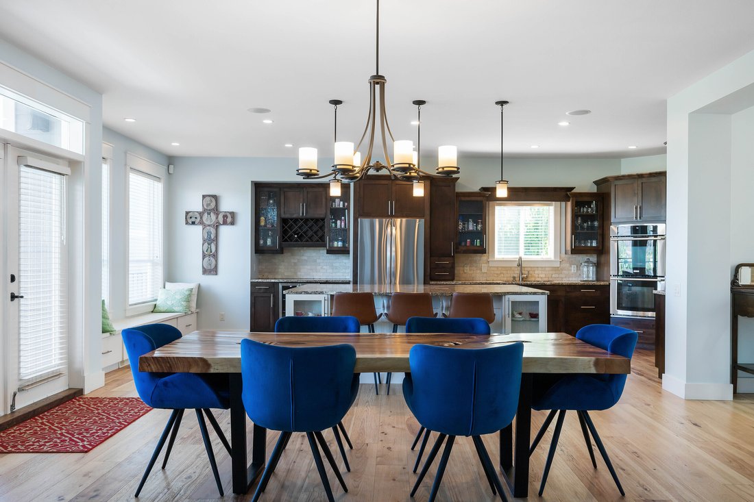 House in Kelowna, British Columbia, Canada 5 - 17845574