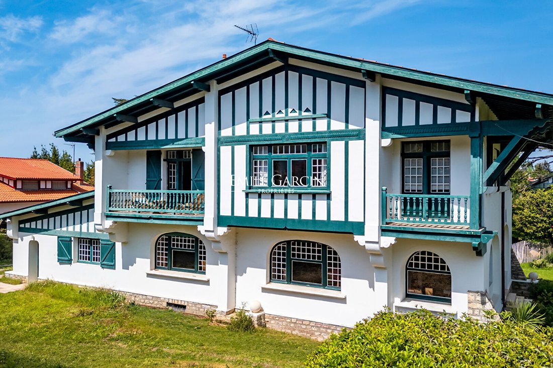 Villa in Anglet, Nouvelle-Aquitaine, France 1 - 17844735