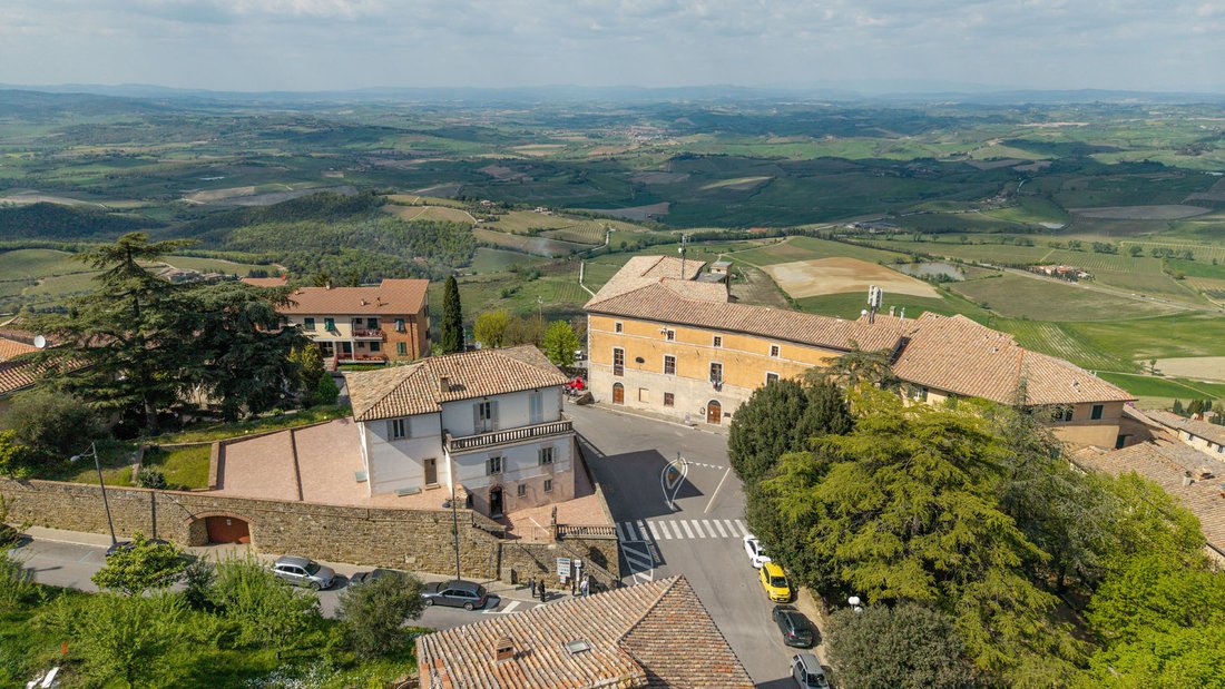 Villa in Montalcino, Tuscany, Italy 4 - 17843551