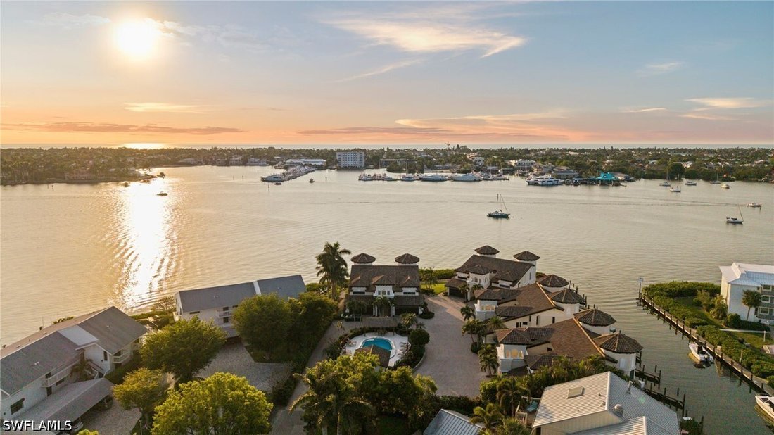 Condo in Naples, Florida, United States 1 - 17844445