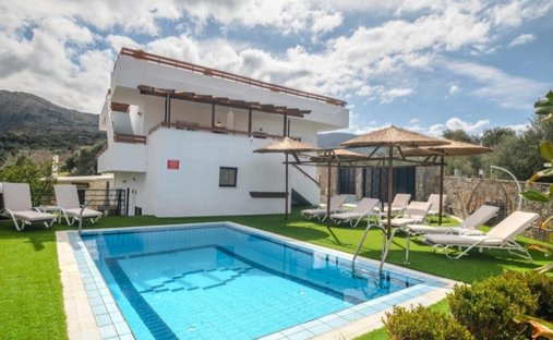 Villa in Milopotamos, Greece 1