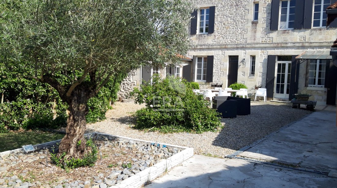 Villa in Moulis-en-Medoc, Nouvelle-Aquitaine, France 2 - 16834646