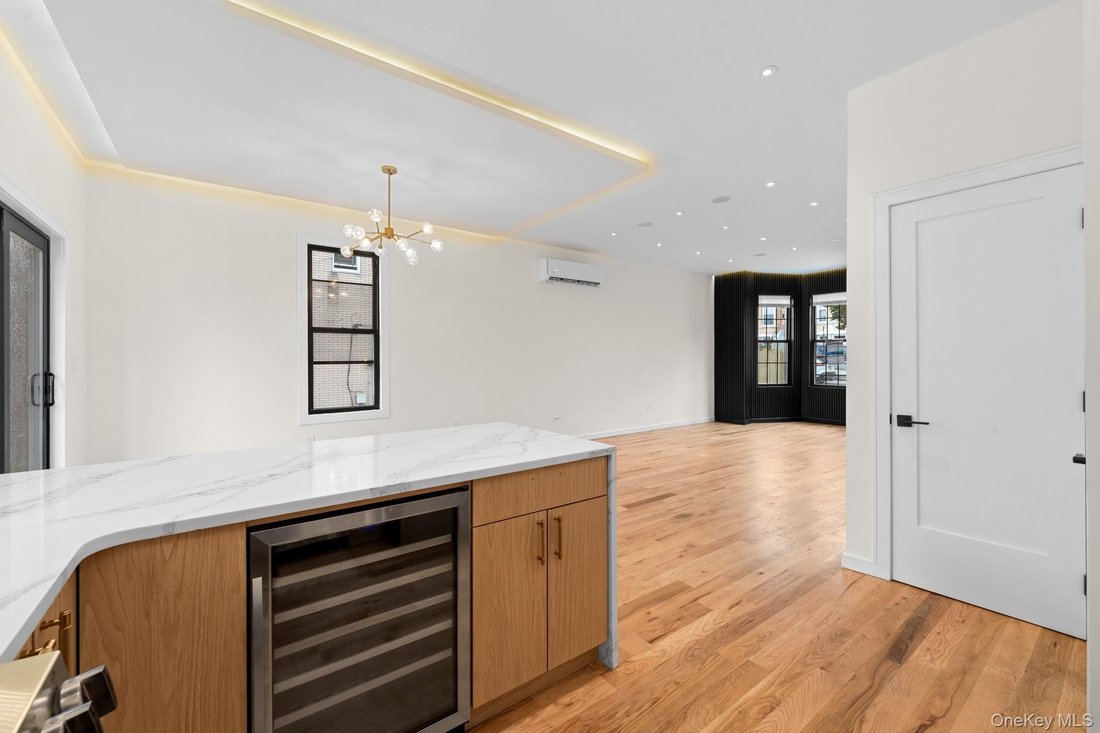 House in New York, New York, United States 4 - 17845998
