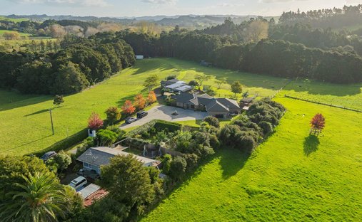 House in Waitoki, Auckland, New Zealand 1