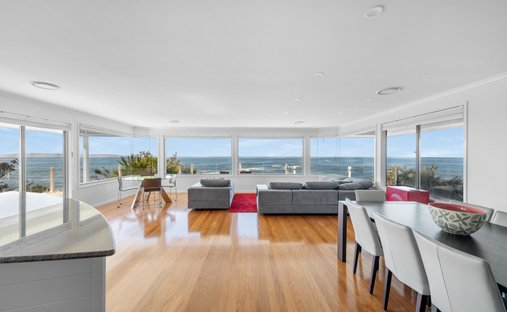 House in Berrara, New South Wales, Australia 1