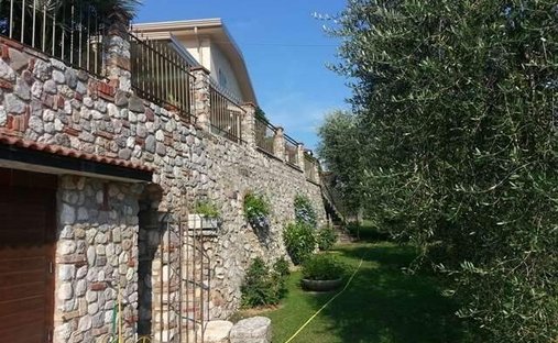 Villa a Soiano del Lago, Lombardia, Italia 1