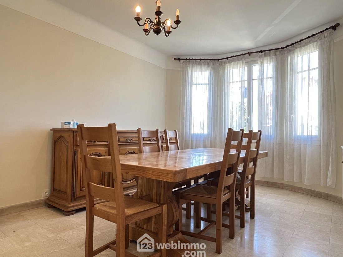 Villa in Vitry-sur-Seine, Ile-de-France, France 2 - 17845026