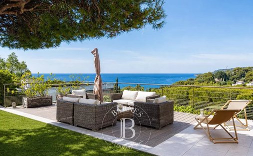 House in Grande Couronne, Cassis, France 1
