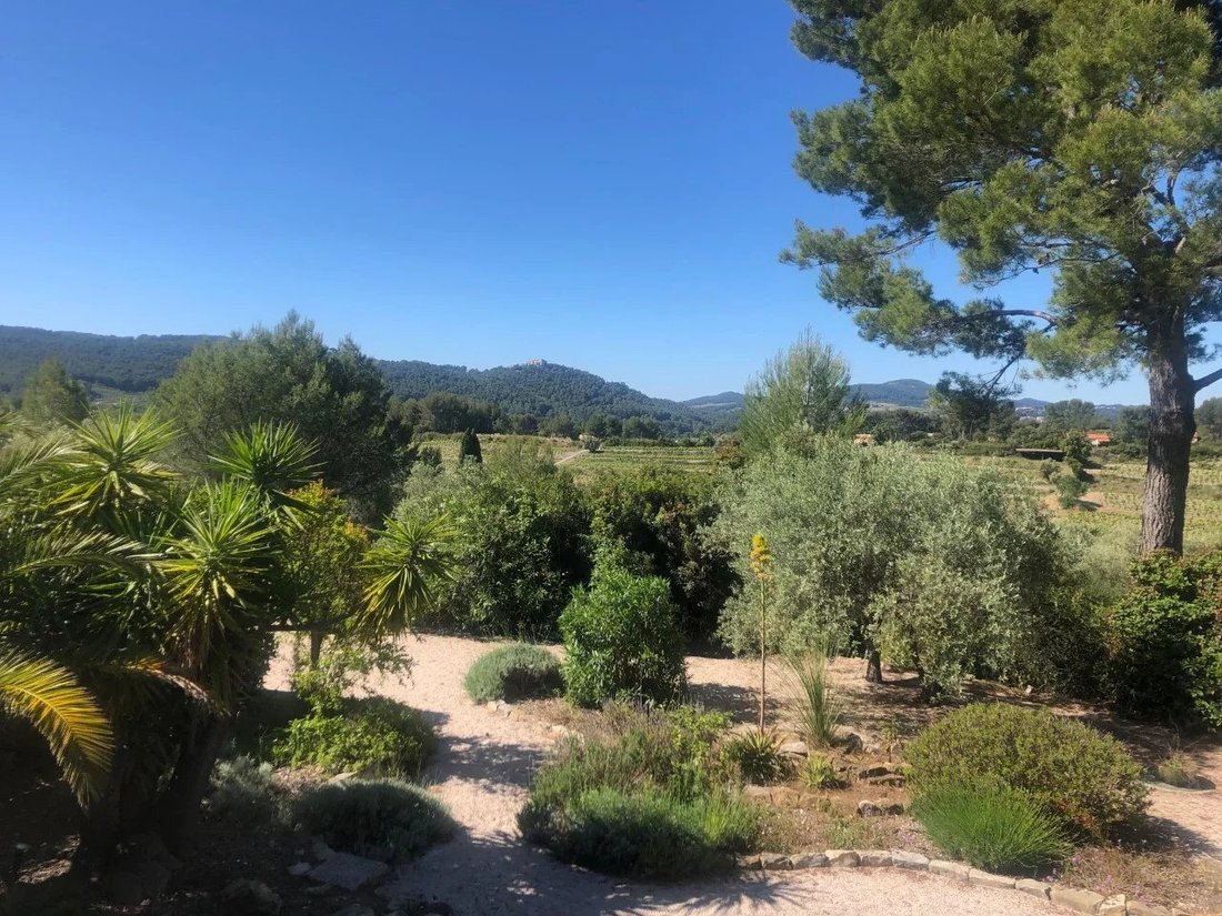 Villa in Le Castellet, Provence-Alpes-Côte d'Azur, France 3 - 17844840