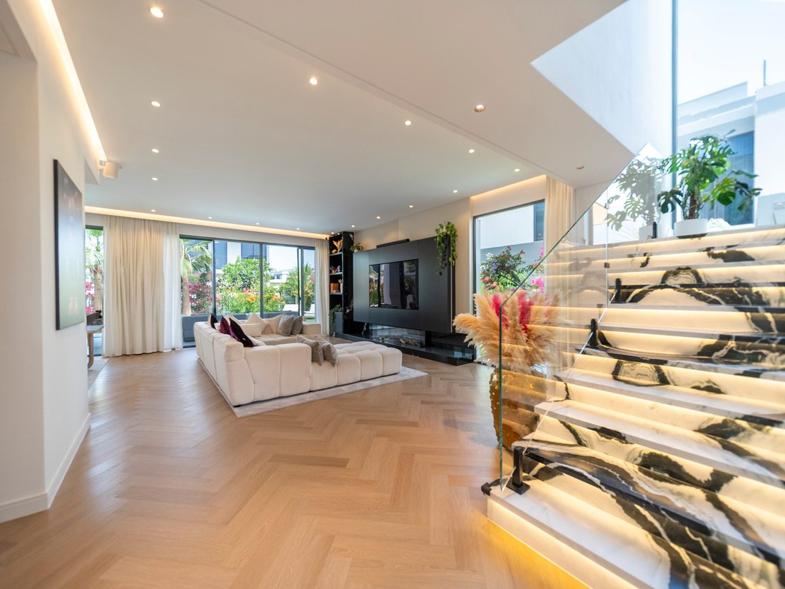 Villa in United Arab Emirates 2 - 17843707