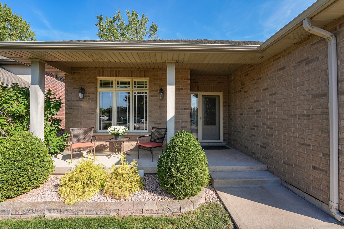House in Welland, Ontario, Canada 2 - 17843494