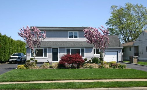 House in Massapequa, New York, United States 1