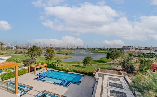 Villa in Emirates Hills, Dubai, United Arab Emirates 1