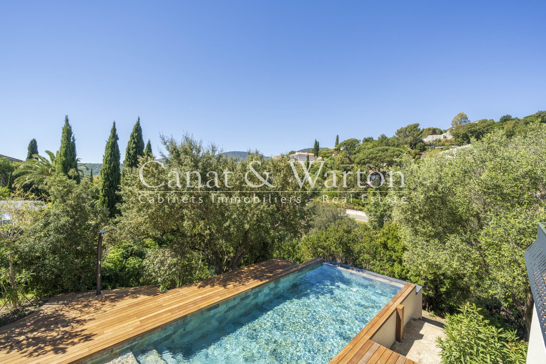 Villa in La Croix-Valmer, Provence-Alpes-Côte d'Azur, France 1 - 17666727