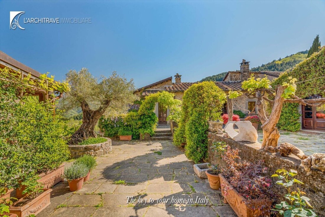 House in Casola in Lunigiana, Tuscany, Italy 3 - 17843946