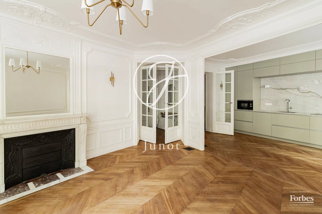 Apartment in Ecole Militaire, Paris 7e Arrondissement, Paris 2 - 16617444