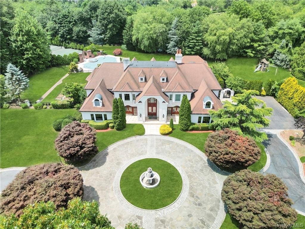 House in Old Westbury, New York, United States 2 - 16980883