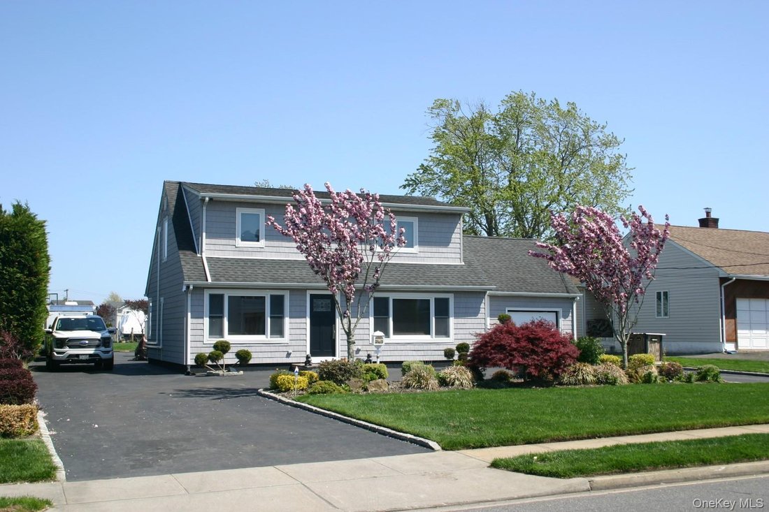 House in Massapequa, New York, United States 3 - 17838210