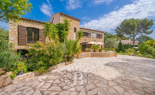 Villa in Les Plaines-Les Tasses, Saint-Raphaël, France 1