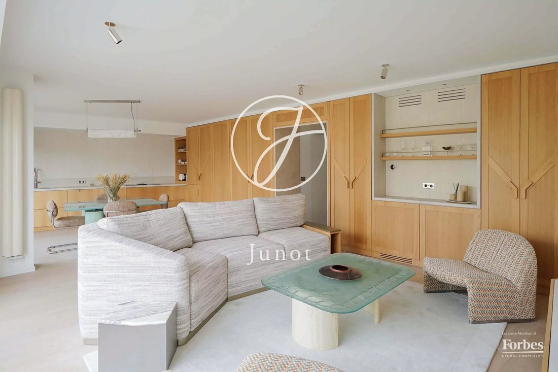 Apartment in Ecole Militaire, Paris 7e Arrondissement, Paris 2 - 17518135