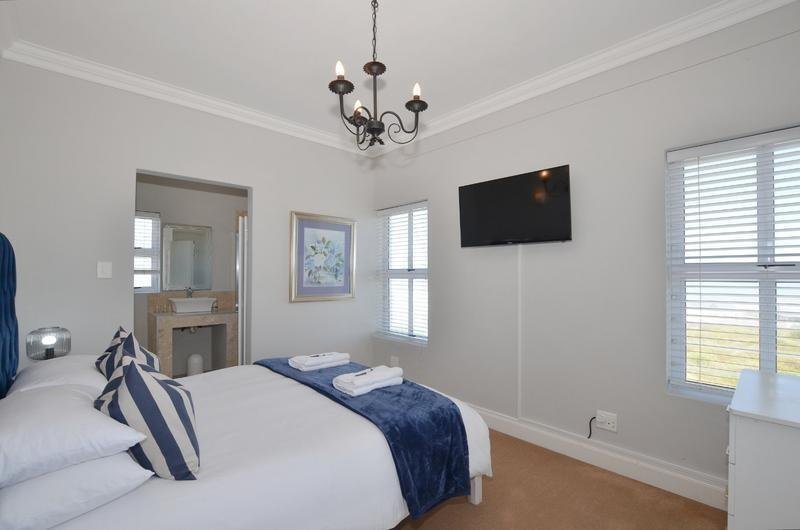House in Yzerfontein, Western Cape, South Africa 4 - 17846159