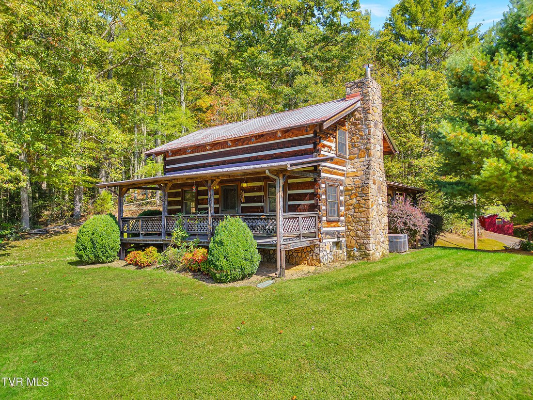 House in Mountain City, Tennessee, United States 1 - 17843790