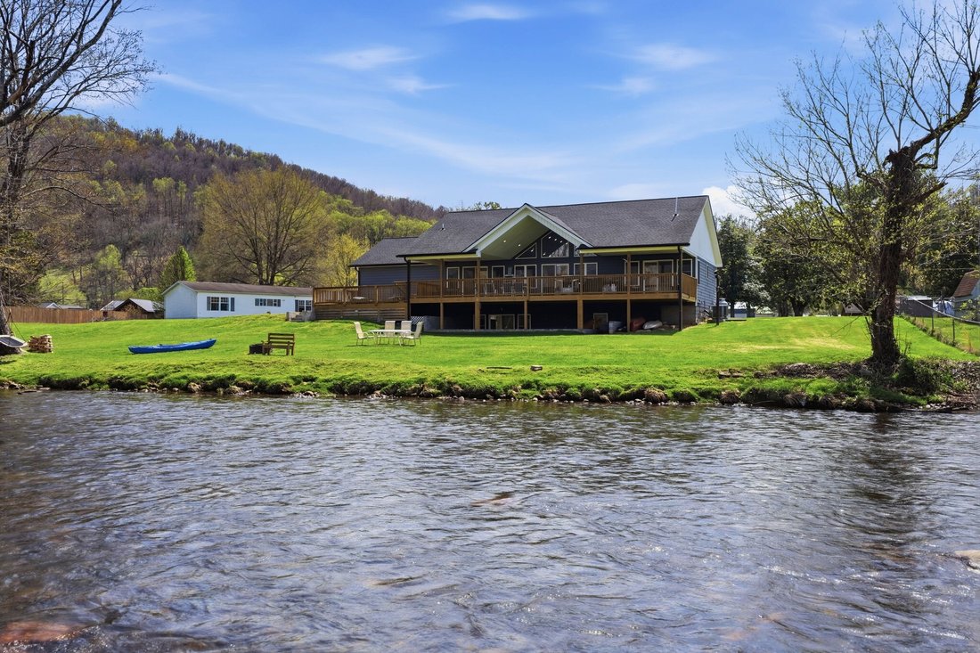 House in Elizabethton, Tennessee, United States 3 - 17846650
