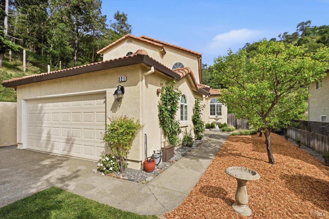 House in Cloverdale, California, United States 1 - 17541662