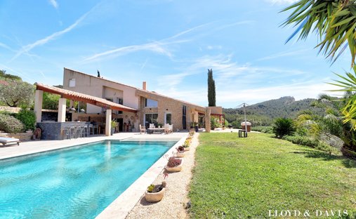 Maison à Centre Ville, Le Beausset, France 1