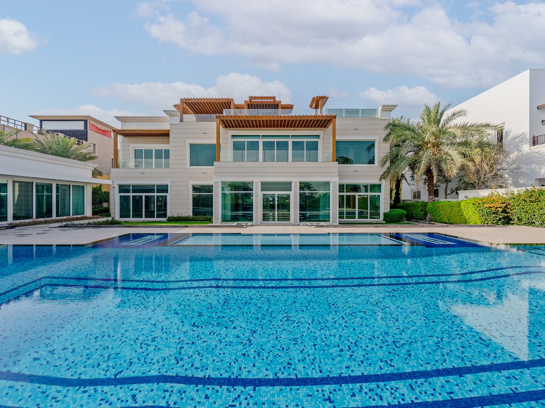 Villa in Emirates Hills, Dubai, United Arab Emirates 3 - 17844555