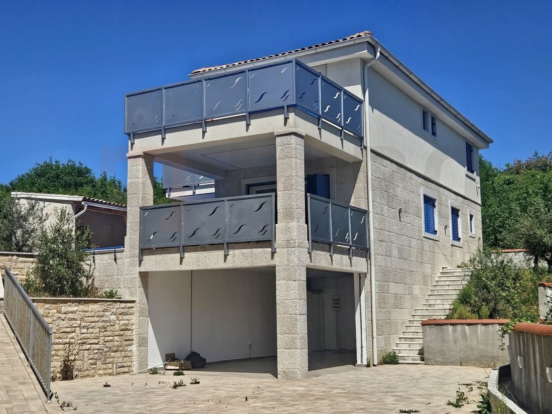 House in Vrbnik, Primorje-Gorski Kotar County, Croatia 2 - 17844604