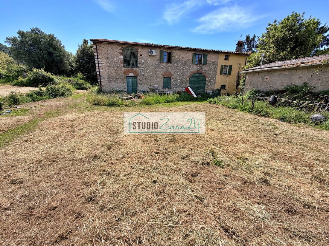 Country House in Pietrasanta, Tuscany, Italy 1 - 16817697