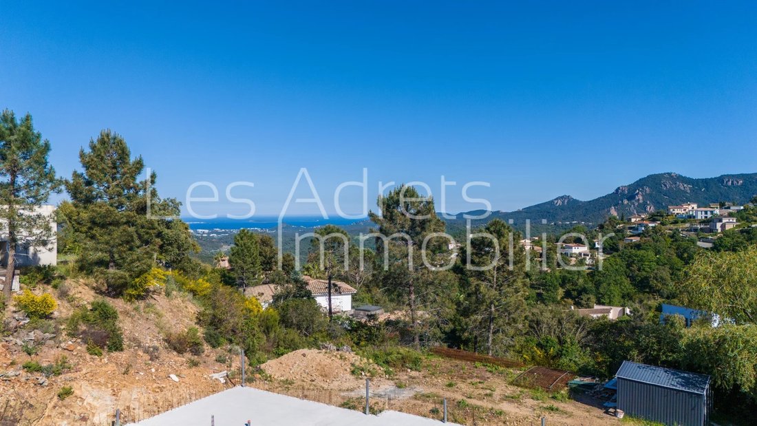 Land in Les Adrets-de-l'Estérel, Provence-Alpes-Côte d'Azur, France 2 - 17845729