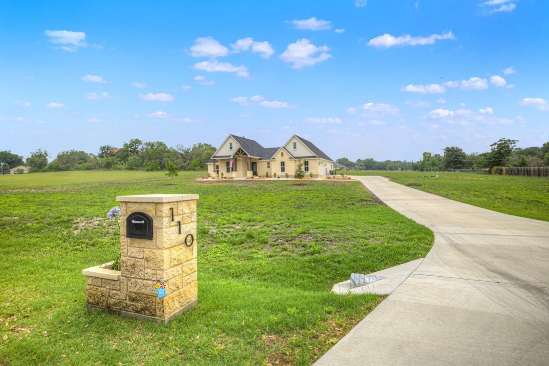 House in Seguin, Texas, United States 4 - 17846260
