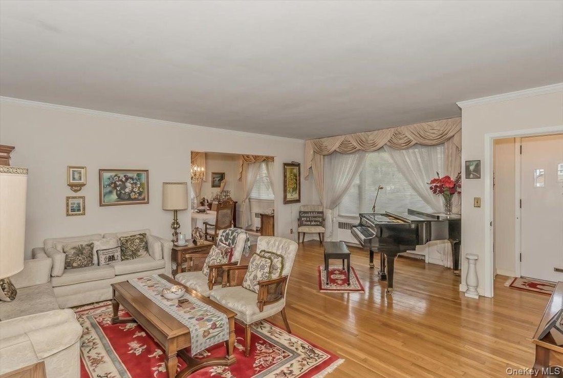 House in New York, New York, United States 4 - 17848733