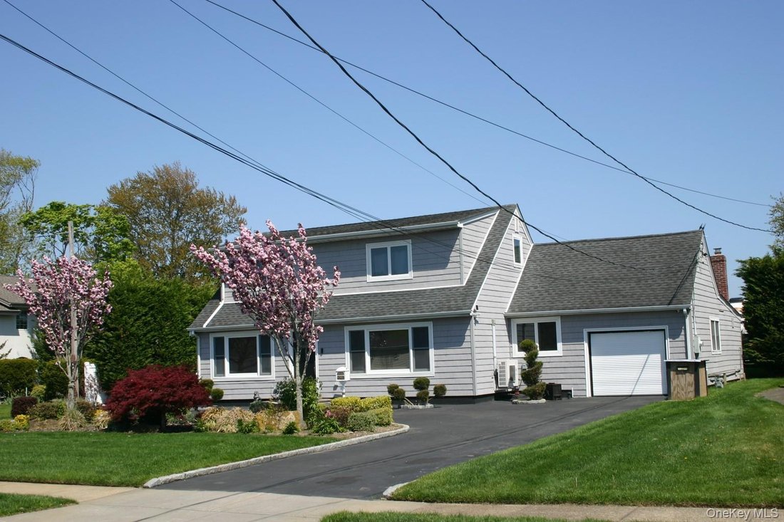 House in Massapequa, New York, United States 5 - 17838210