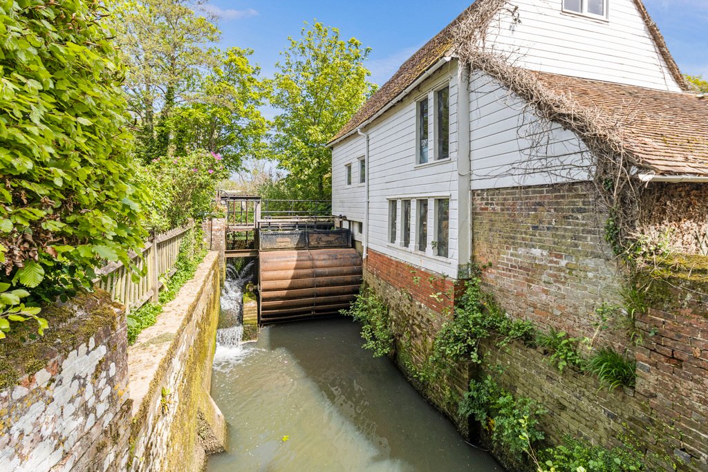 House in Hellingly, England 1 - 17845977