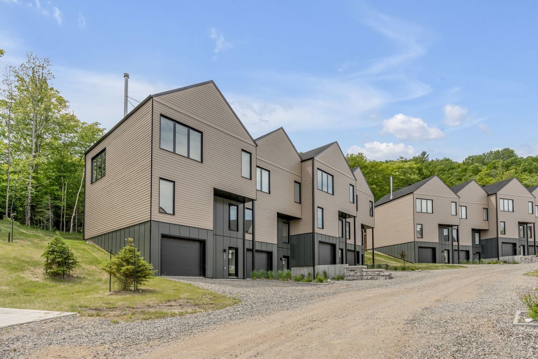 House in Petite-Rivière-Saint-François, Quebec, Canada 2 - 15810988
