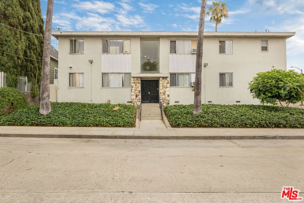 Los Angeles, California, United States 2 - 17846284