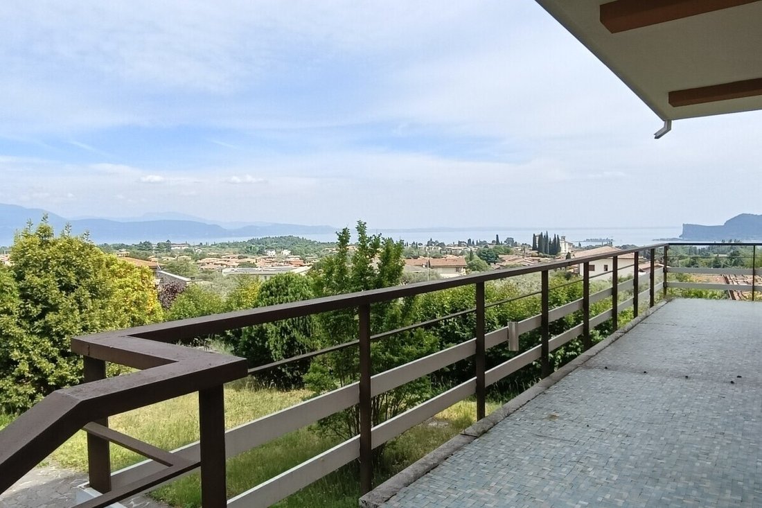 Villa in San Felice del Benaco, Lombardy, Italy 4 - 17843866