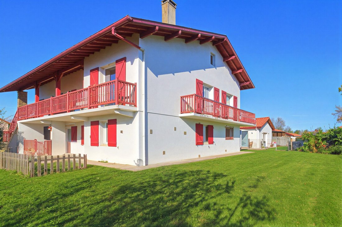 House in Ustaritz, Nouvelle-Aquitaine, France 2 - 17315186
