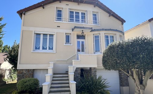 Villa in Vitry-sur-Seine, Ile-de-France, France 1