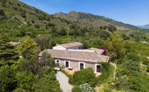 Haus in Castiglione di Sicilia, Sizilien, Italien 1