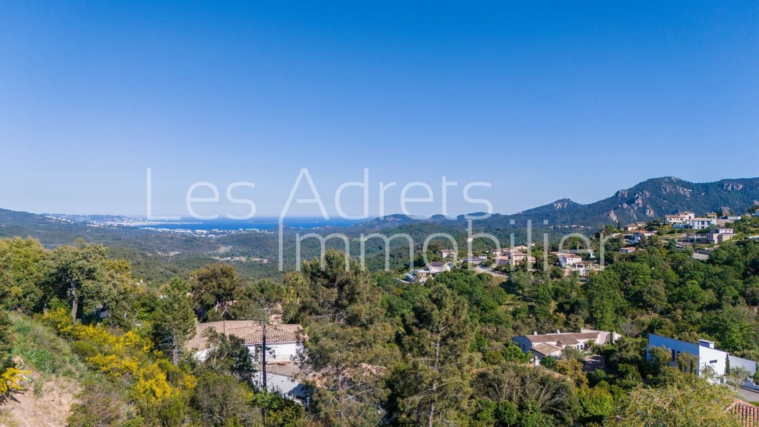 Land in Les Adrets-de-l'Estérel, Provence-Alpes-Côte d'Azur, France 1 - 17845729
