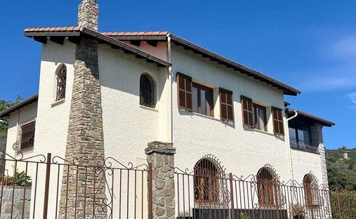 Villa in Dolceacqua, Liguria, Italy 1